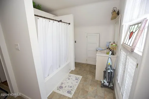 $575,000 | 122 South Academy Street, Washington, NC 27889