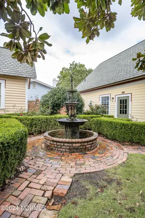 $575,000 | 122 South Academy Street, Washington, NC 27889