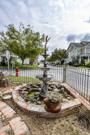 $575,000 | 122 South Academy Street, Washington, NC 27889