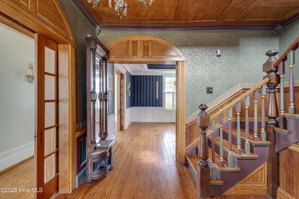 $575,000 | 122 South Academy Street, Washington, NC 27889