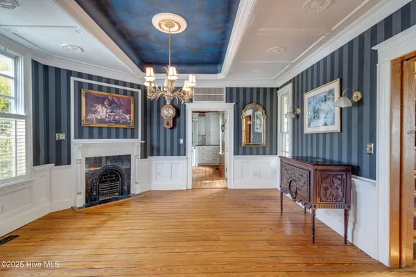 $575,000 | 122 South Academy Street, Washington, NC 27889