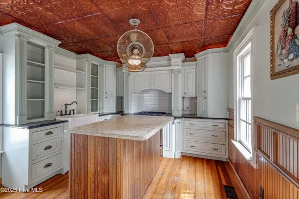 $575,000 | 122 South Academy Street, Washington, NC 27889