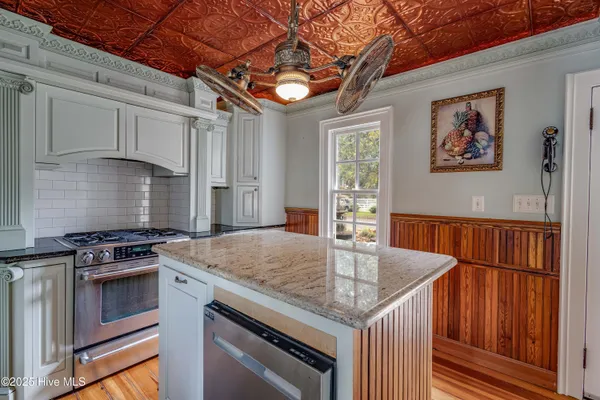 $575,000 | 122 South Academy Street, Washington, NC 27889