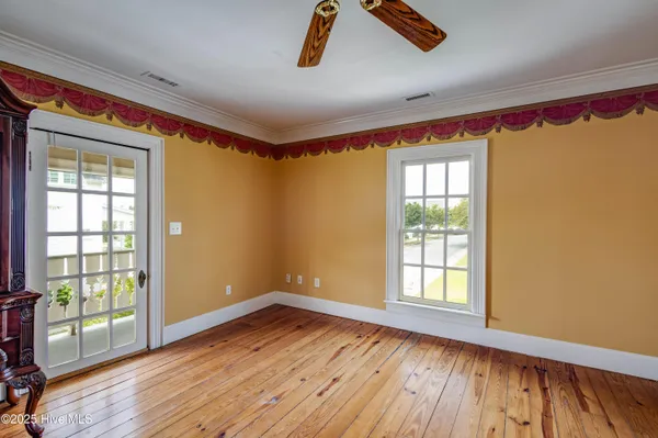 $575,000 | 122 South Academy Street, Washington, NC 27889