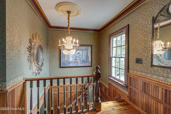 $575,000 | 122 South Academy Street, Washington, NC 27889