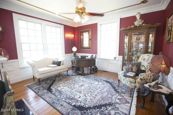 $575,000 | 122 South Academy Street, Washington, NC 27889