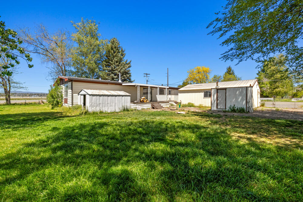 31410 Union Street Bonanza, OR 97623 - Photo 29 of 37 a front view of a house with a yard