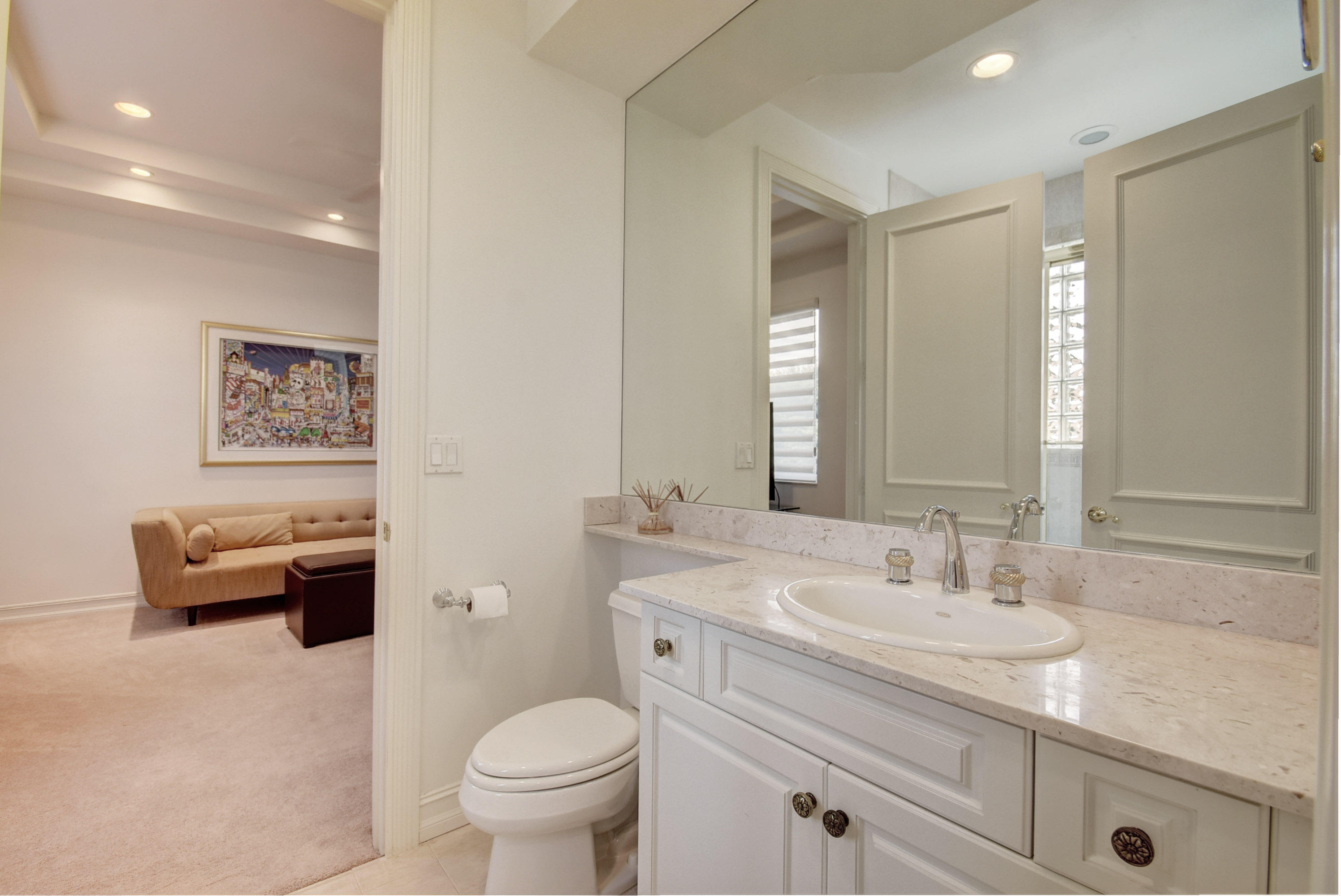 5844 Windsor Terrace Boca Raton, FL 33496 - Photo 21 of 29 Bathroom between Bedrooms 3 & 4