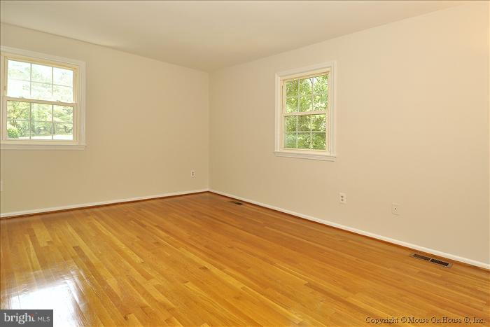 Bedroom (Master)