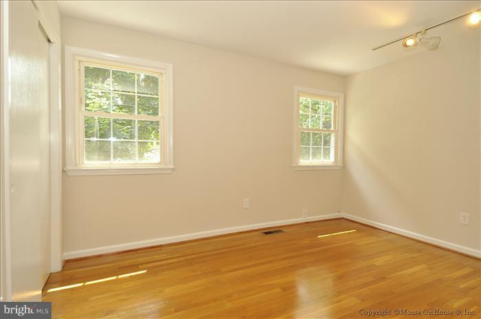 19133 Willow Grove Road Olney, MD 20832 - Photo 15 of 30 Bedroom 3