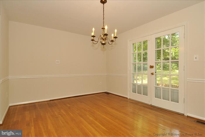 19133 Willow Grove Road Olney, MD 20832 - Photo 8 of 30 Dining Room