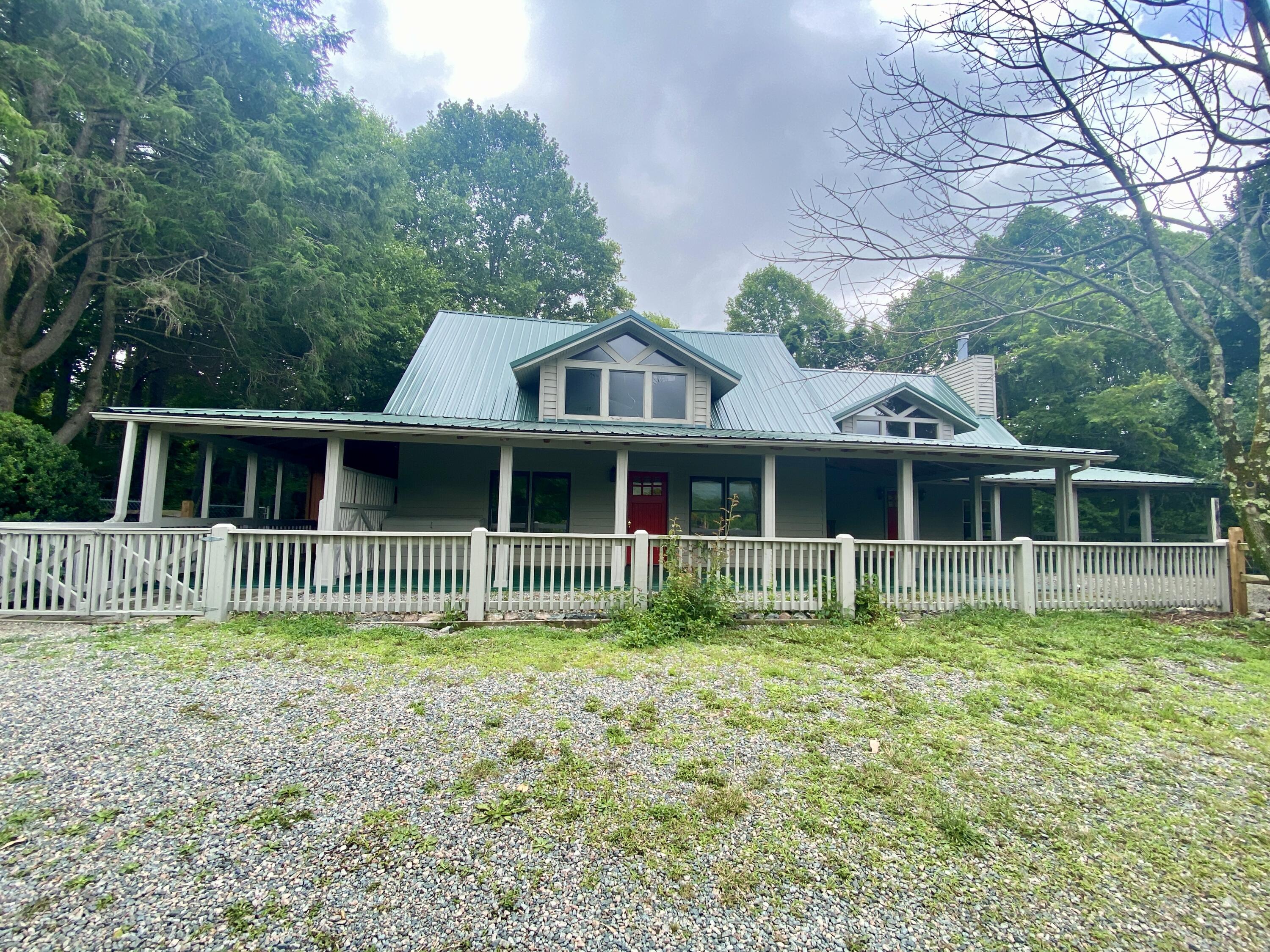 804 Wallace Road Trade, TN 37691 - Photo 1 of 163 IMG_002