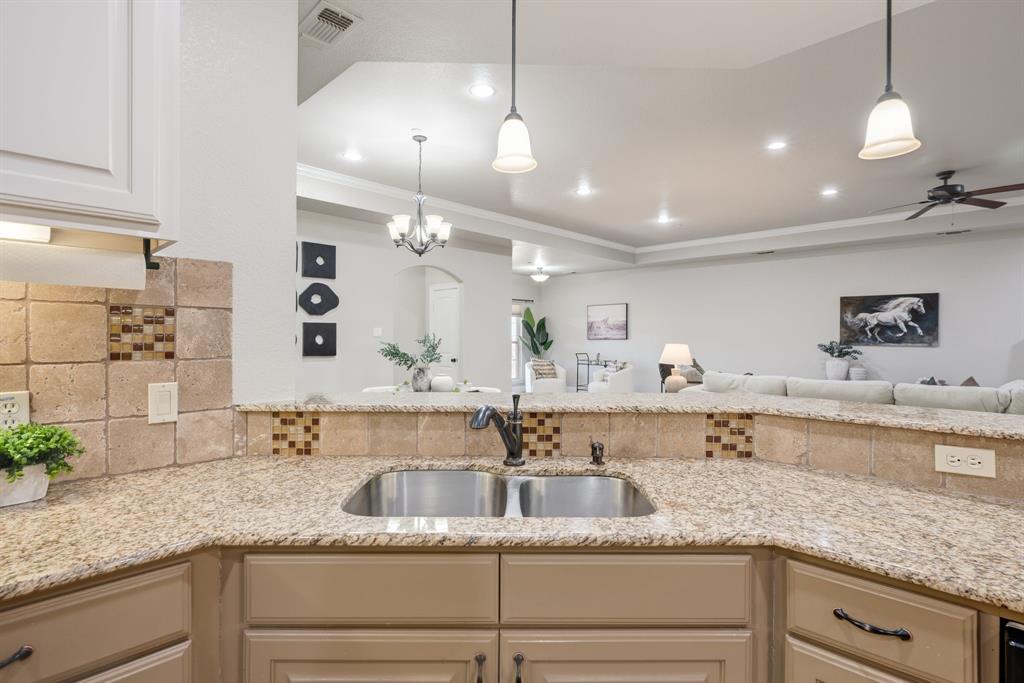 223 Wood Street, Unit 501 Grapevine, TX 76051 - Photo 19 of 40