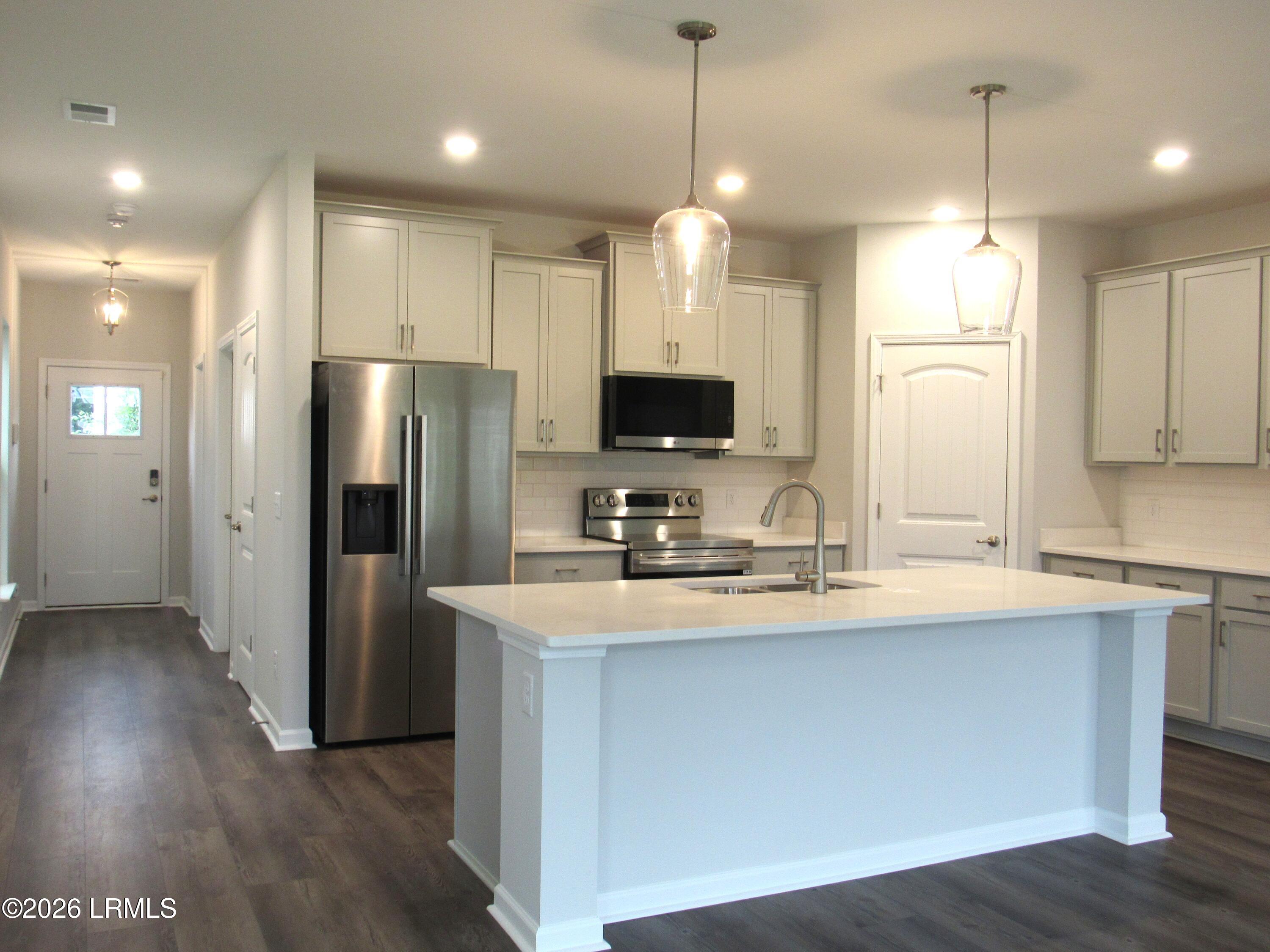 370 Conifer Street Hardeeville, SC 29927 - Photo 6 of 22 kitchen