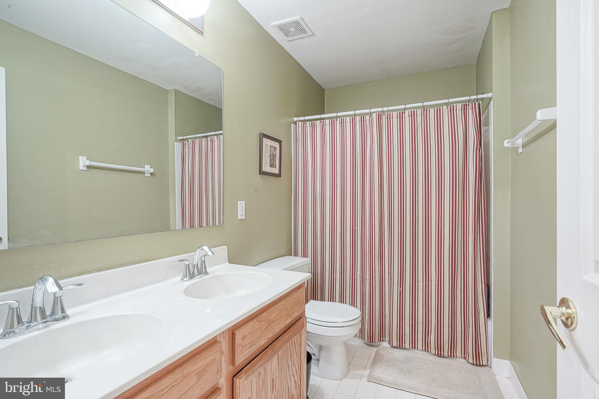 7 Lambourn Path Sewell, NJ 08080 - Photo 22 of 38