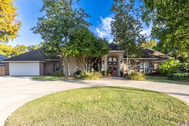 $425,000 | 6996 Highway 1, Belle Rose, LA 70341