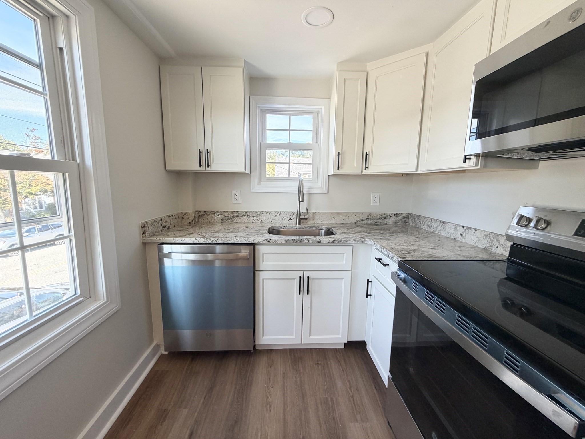 49 Main Street, Unit 3 Topsfield, MA 01983 - Photo 8 of 10 Gallery Image 8