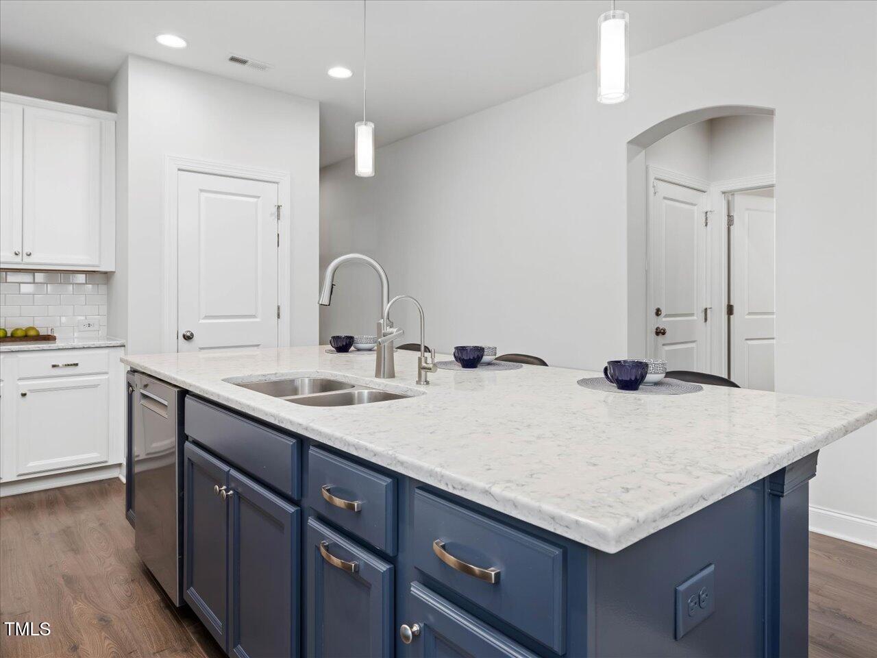 173 Hawk Point Road Chapel Hill, NC 27516 - Photo 15 of 90 16-Kitchen