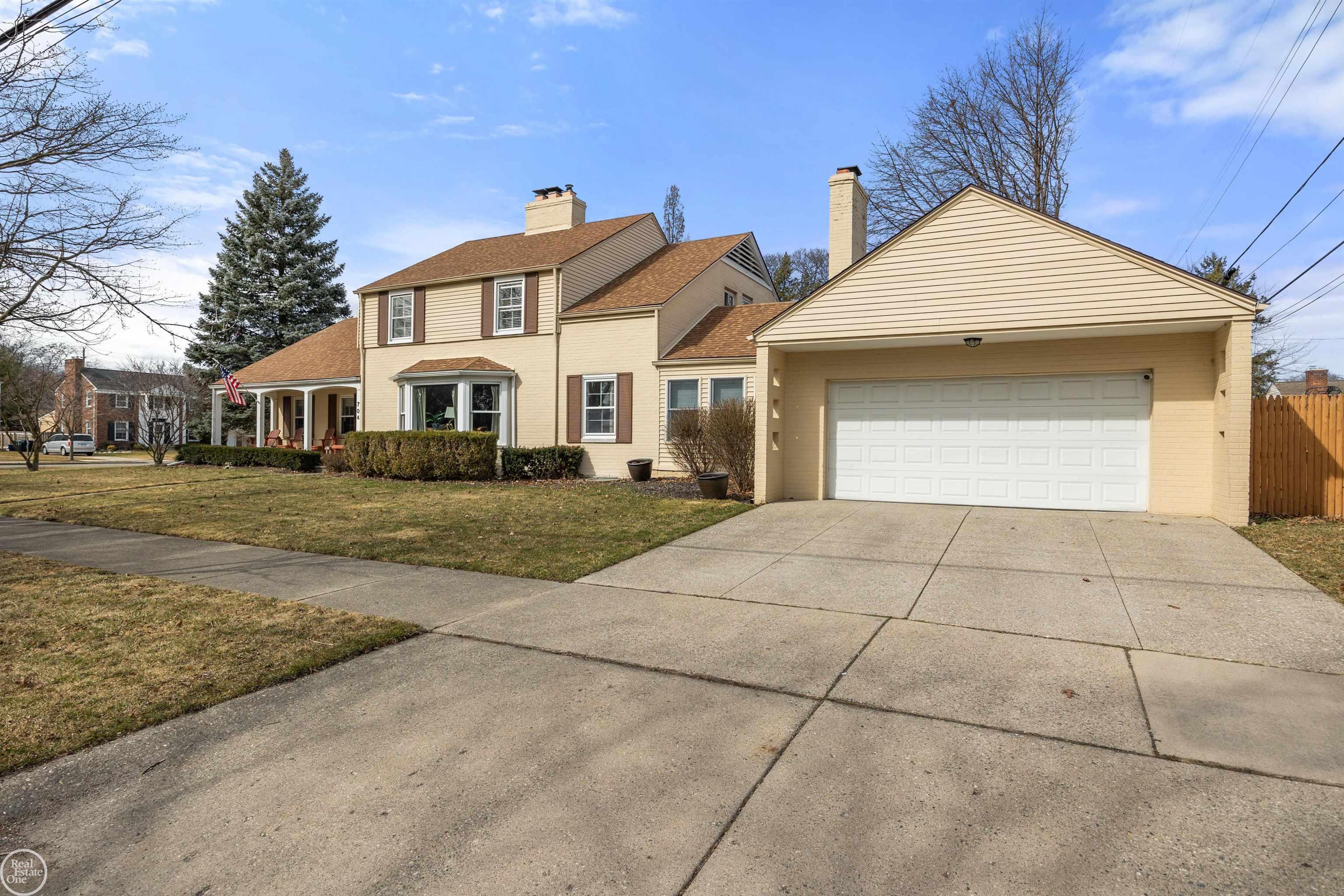 704 Pemberton Road Grosse Pointe, MI 48230 - Photo 7 of 75 50135490-9a1bff82-0458-41f2-a931-69b93f87297c.JPG