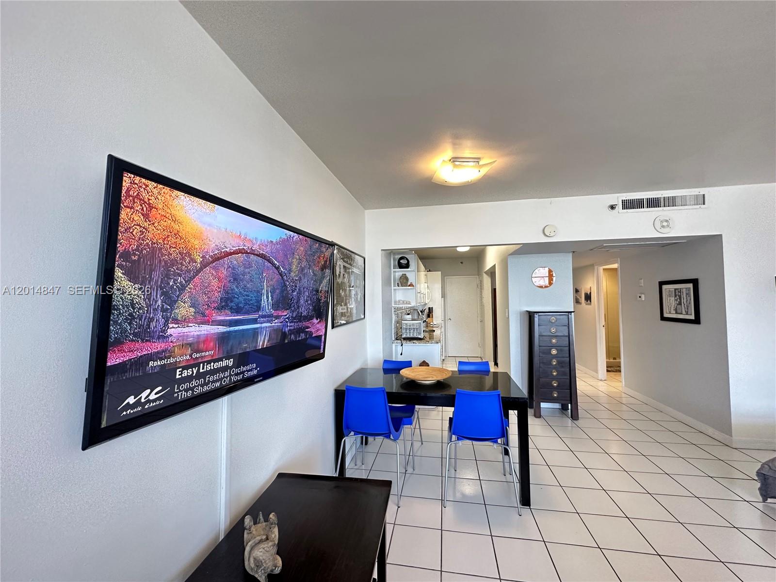 100 Lincoln Road, Unit 1012 Miami Beach, FL 33139 - Photo 8 of 19