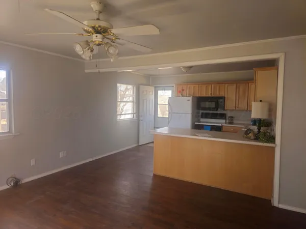 $1,000 | 1703 8th Avenue, Canyon, TX 79015