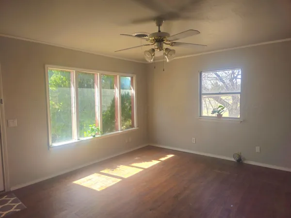 $1,000 | 1703 8th Avenue, Canyon, TX 79015