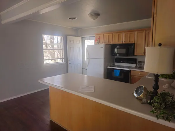 $1,000 | 1703 8th Avenue, Canyon, TX 79015