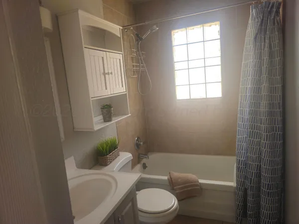 $1,000 | 1703 8th Avenue, Canyon, TX 79015