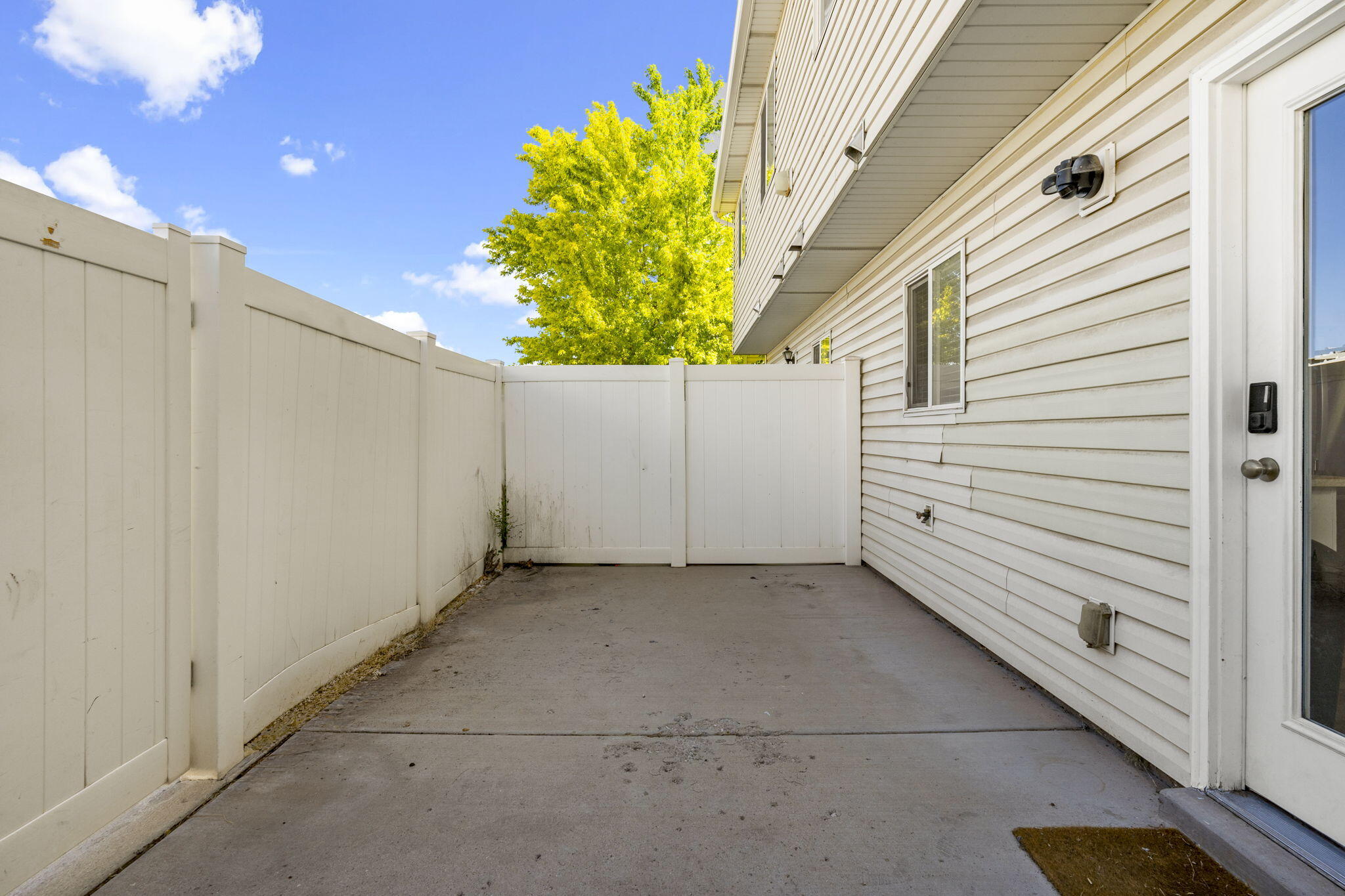 1148 Northfield Road, Unit 78 Cedar City, UT 84721 - Photo 27 of 32 Back patio