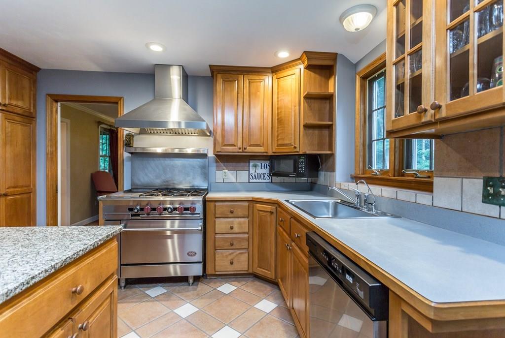 214 Locust Street Raynham, MA 02767 - Photo 4 of 35 Gallery Image 4