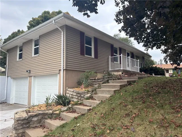 $215,000 | 813 Belt Avenue, Edgerton, MO 64444