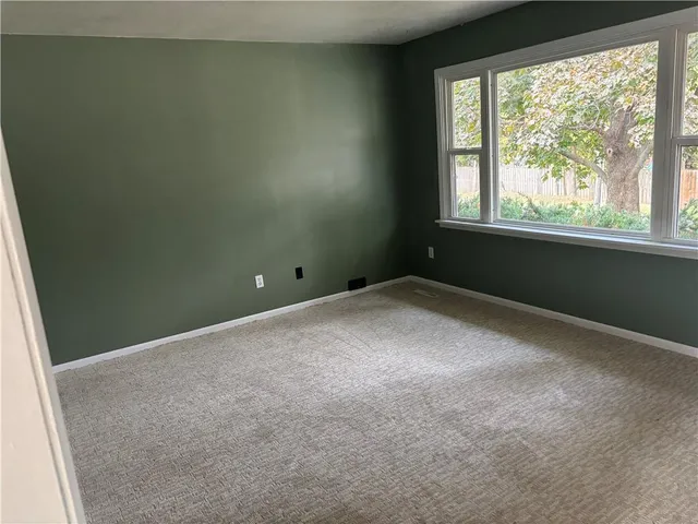 $215,000 | 813 Belt Avenue, Edgerton, MO 64444