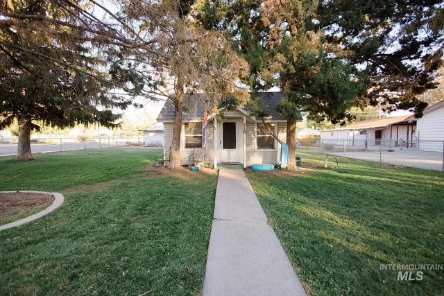 $200,000 | 110 South 11th East, Mountain Home, ID 83647