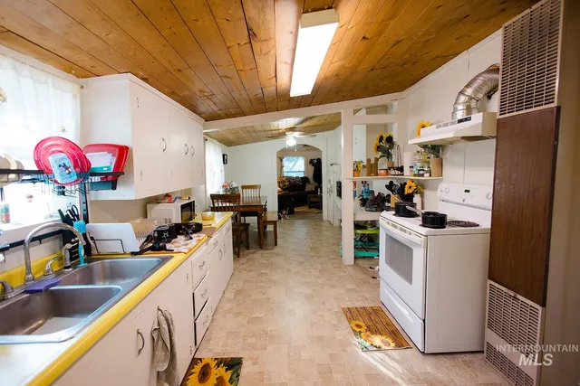 $200,000 | 110 South 11th East, Mountain Home, ID 83647