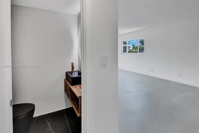 $3,100 | 54 Isle Of Venice Drive, Unit 7, Fort Lauderdale, FL 33301