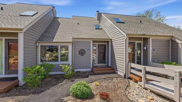 $290,000 | 127 Plum Cove Drive, Galena, IL 61036