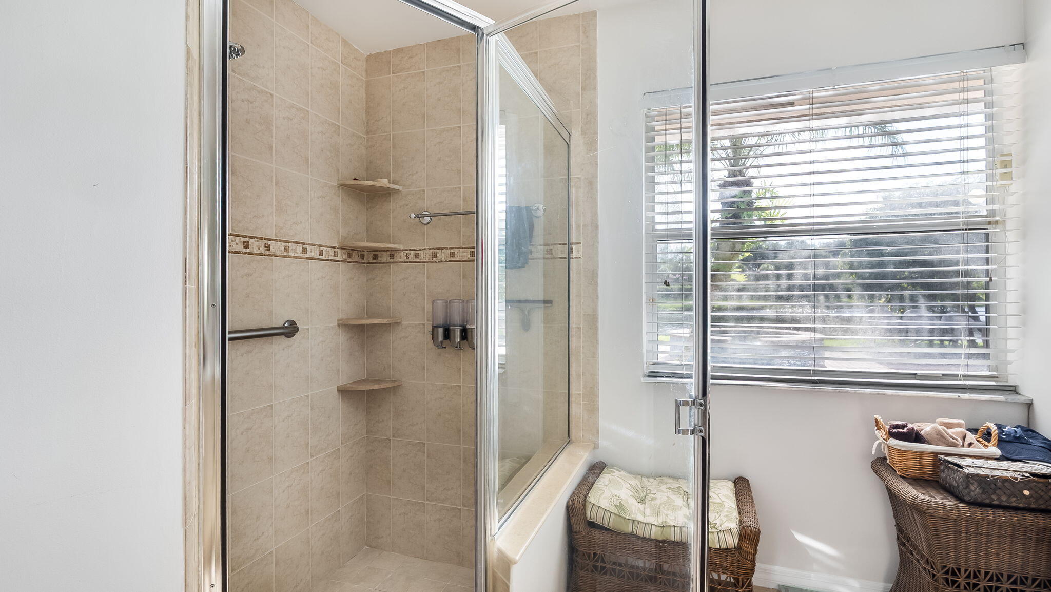 3171 Overlook Road Davie, FL 33328 - Photo 21 of 55 24-web-or-mls-DSC08095