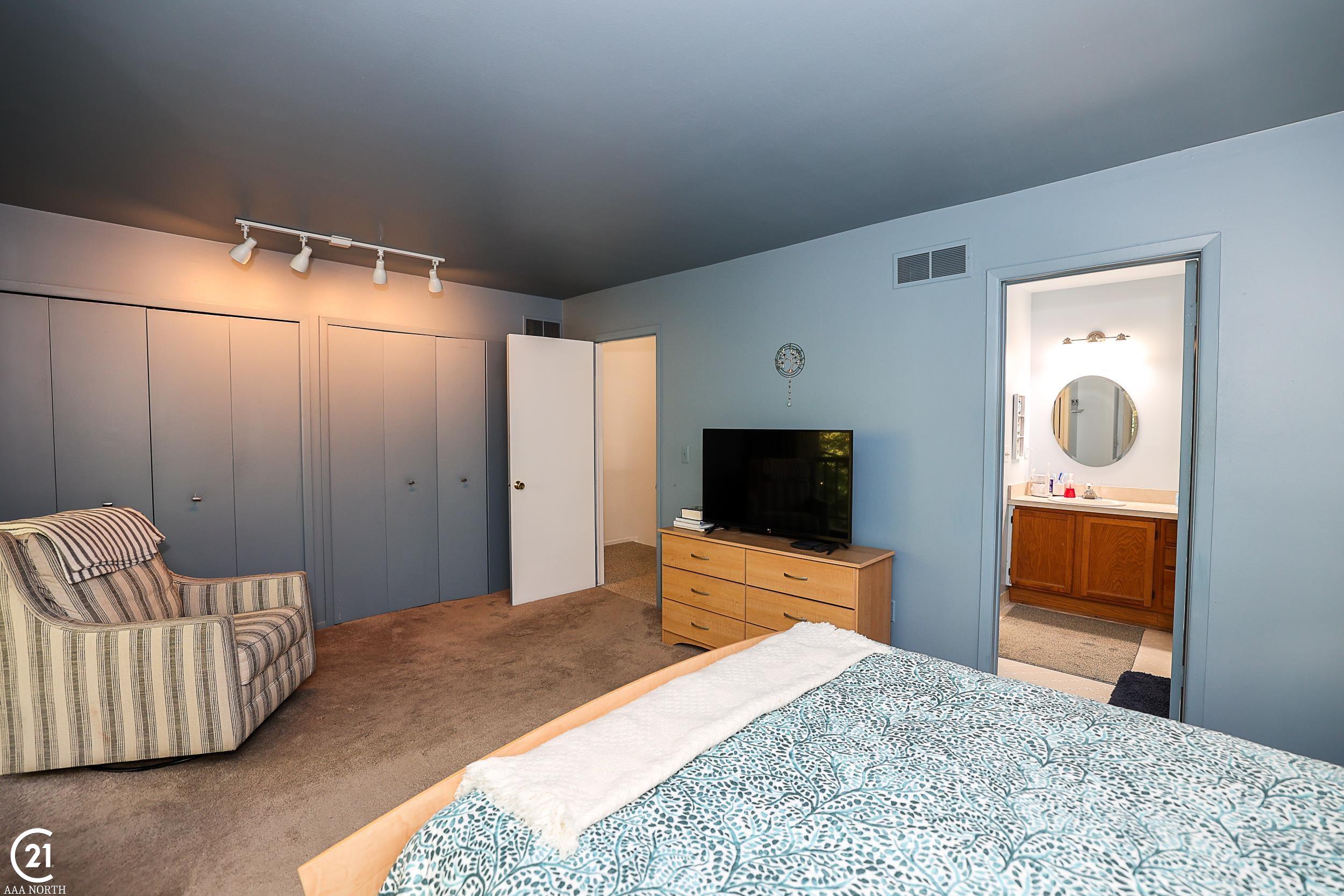 1449 Oakbrook Rochester Hills Rochester, MI 48307 - Photo 31 of 50