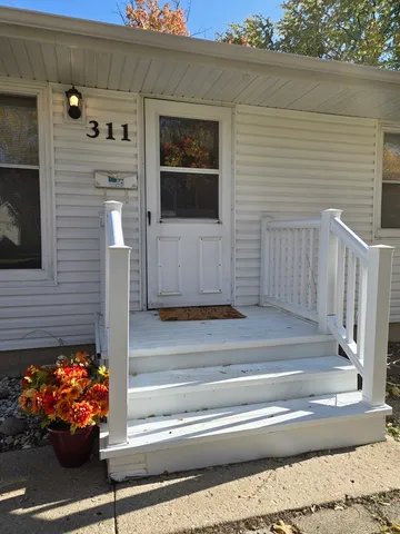 $254,999 | 311 West Kennedy Drive, Streamwood, IL 60107