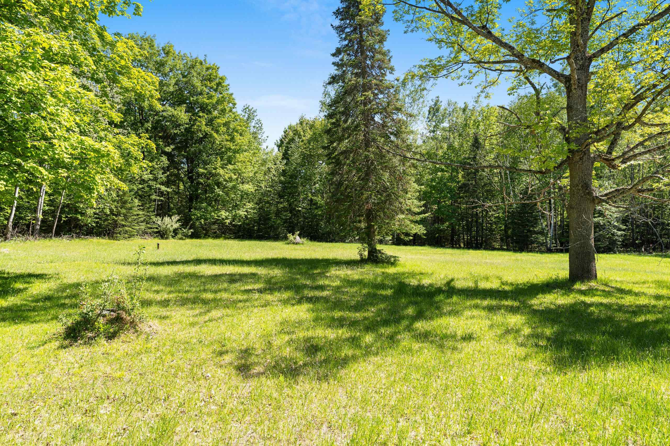 W4945 South Right Of Way Road Crivitz, WI 54114 - Photo 2 of 65
