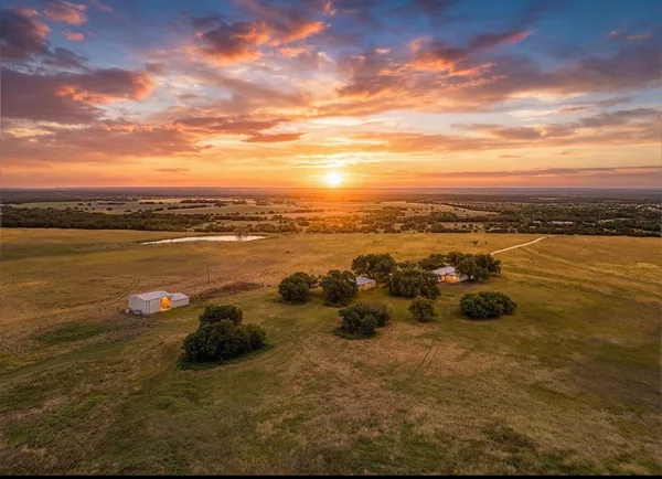 $1,645,940 | 1806 County Road 2425, Iredell, TX 76649