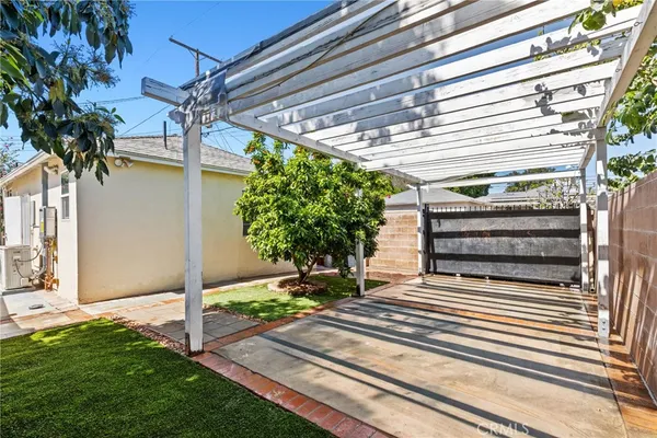 $2,295 | 19403 Welby Way, Reseda, CA 91335