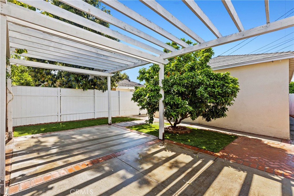 19403 Welby Way Reseda, CA 91335 - Photo 15 of 16
