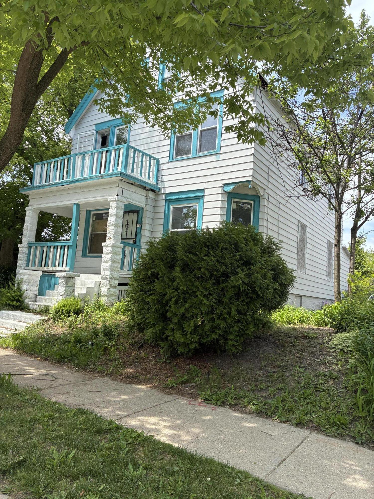 2817 North 12th Street Milwaukee, WI 53206 - Photo 1 of 11 IMG_5757