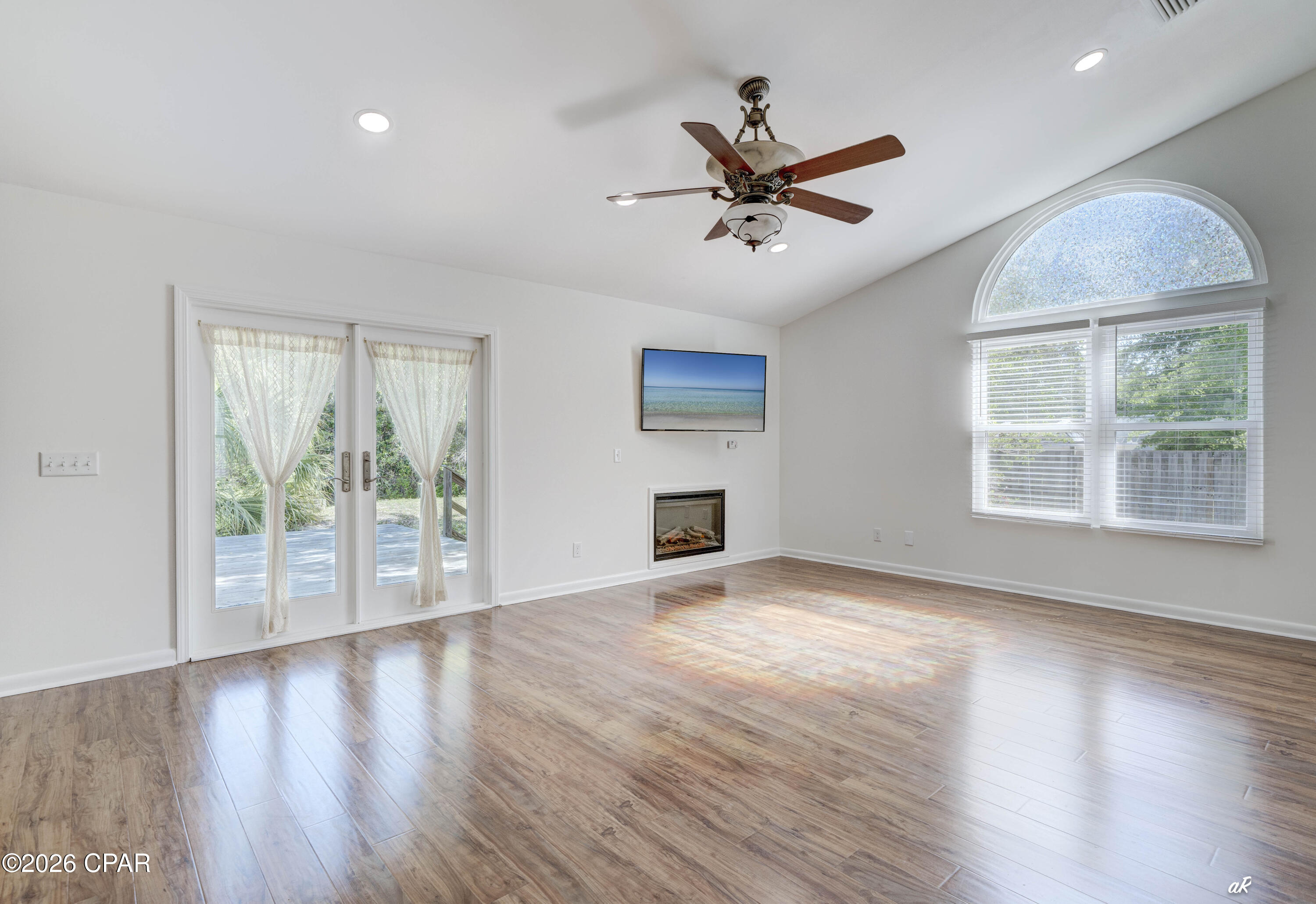 2511 Commander Road Southport, FL 32409 - Photo 9 of 32 Gallery Image 9