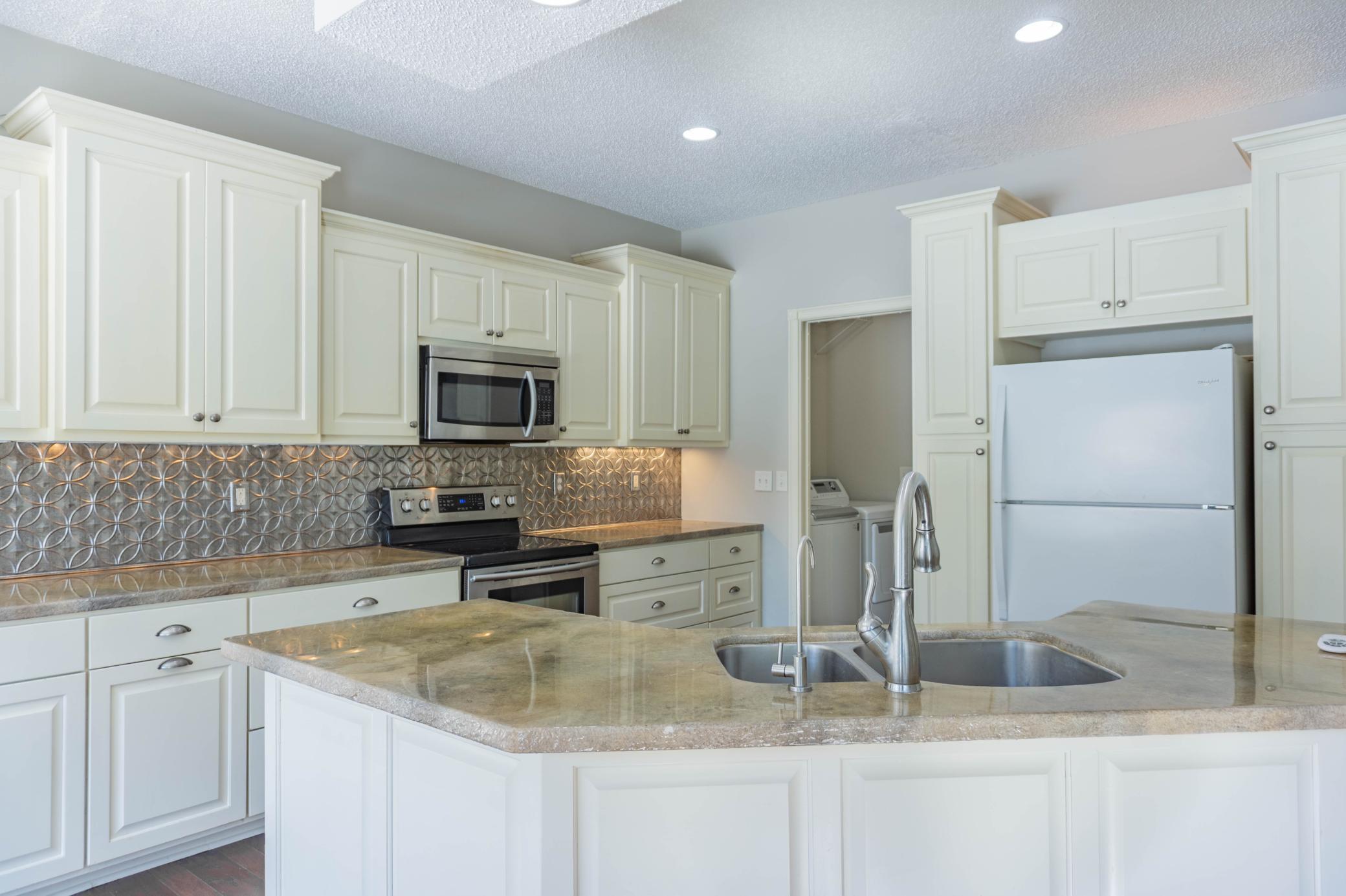 1464 Ravoux Lane Chaska, MN 55318 - Photo 8 of 57