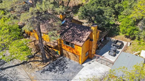 $560,000 | 5820 Acorn Drive, Wrightwood, CA 92397