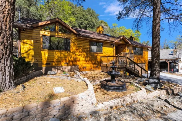 $560,000 | 5820 Acorn Drive, Wrightwood, CA 92397