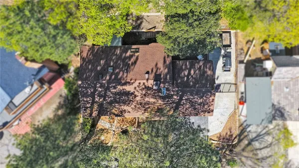 $560,000 | 5820 Acorn Drive, Wrightwood, CA 92397