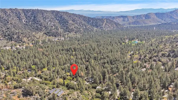$560,000 | 5820 Acorn Drive, Wrightwood, CA 92397